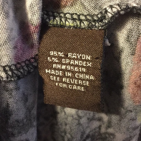 FEVER MULTICOLOR STRETCHY FLORAL TOP/TUNIC - Picture 8 of 8